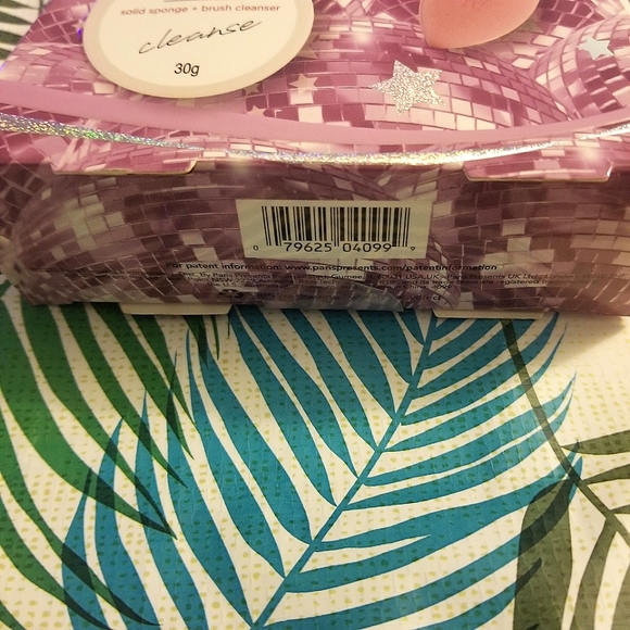 3 Piece Real Techniques RT Limited Edition 2 Miracle Sponges + Cleanser NWT NIB - Picture 5 of 5